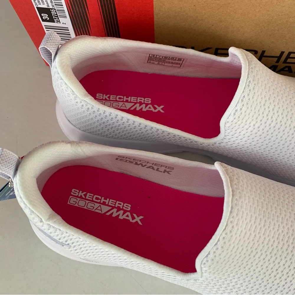 Skechers Womens white Go Walk Joy terrific slip on Fitness Walking Sneakers - Picture 3 of 9